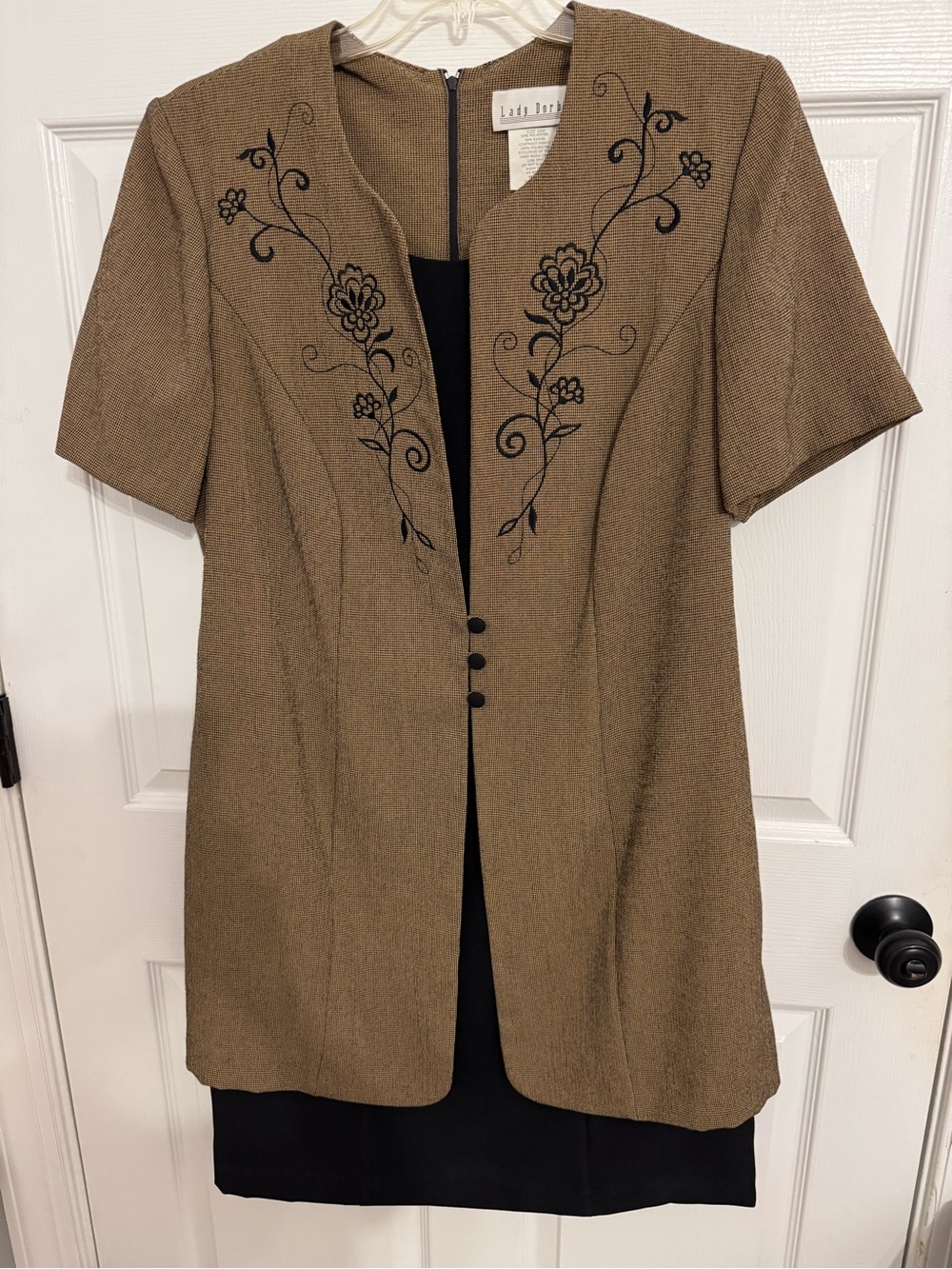 Lindy Bop Taupe Short-Sleeve Embroidered Blazer Jacket